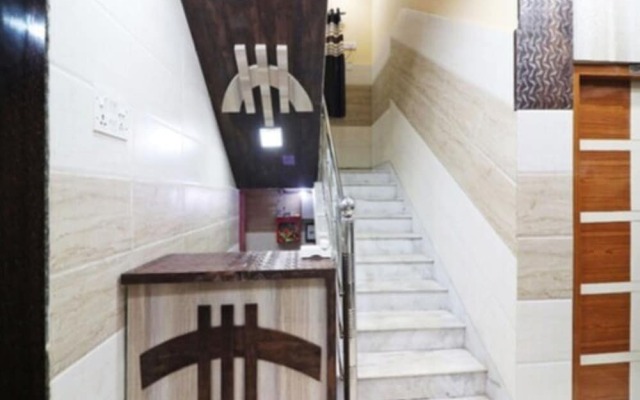 Goroomgo Sanjoy Guest House Ruby Tagore Park Kolkata