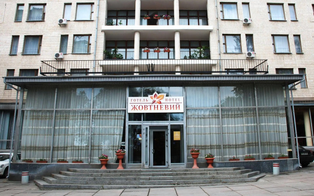 Zhovtneviy Hotel