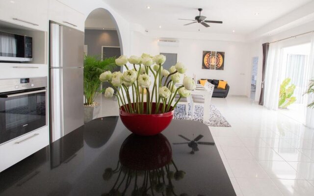 Blissful Tropical Stay at SeaLaVie Villa