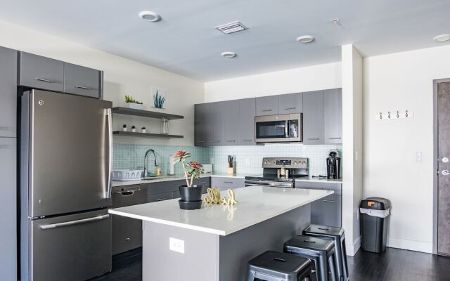 Centrally Located 1 BR and 2 BR Apts with Balcony by Frontdesk
