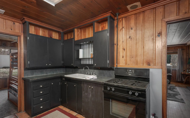 Mechem Dr Apache Village & Cabins by VTrips