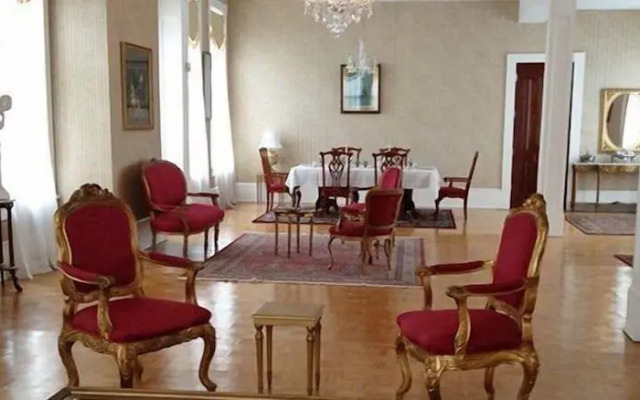 The Confederate House