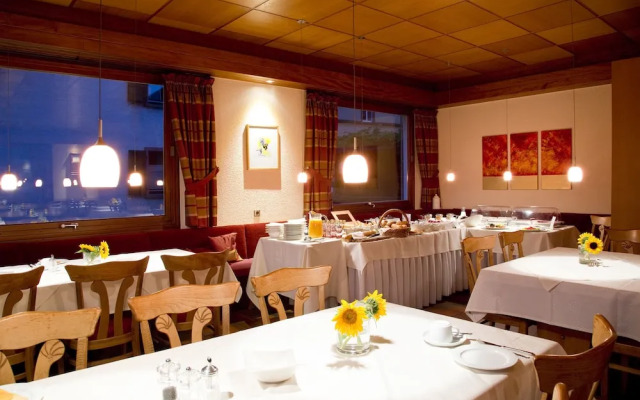 Maien Hotel & Restaurant