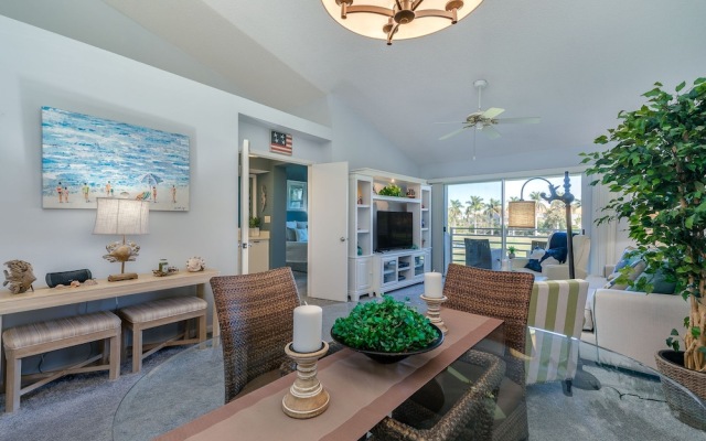 Vista Verde West by Vtrips