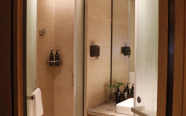 voco Thousand Island Lake by IHG