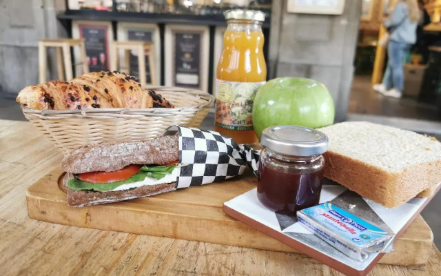 Las Ramblas Pasaje Bacardi Apartments