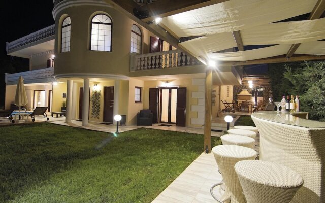Peaceful Villa With Private Heated Pool Jacuzzi