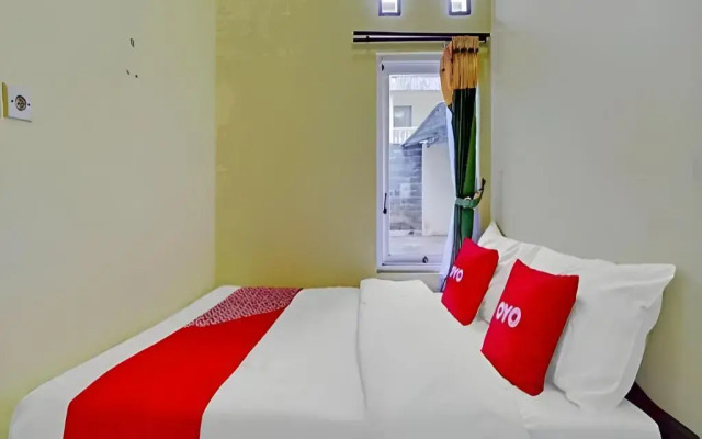 OYO 3298 Bromo Guest House Family