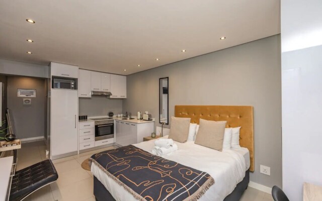 Stylish and Modern Studio in the Beachfront