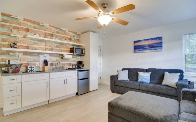 Pet-friendly Gulfport Home: Walkable Location!