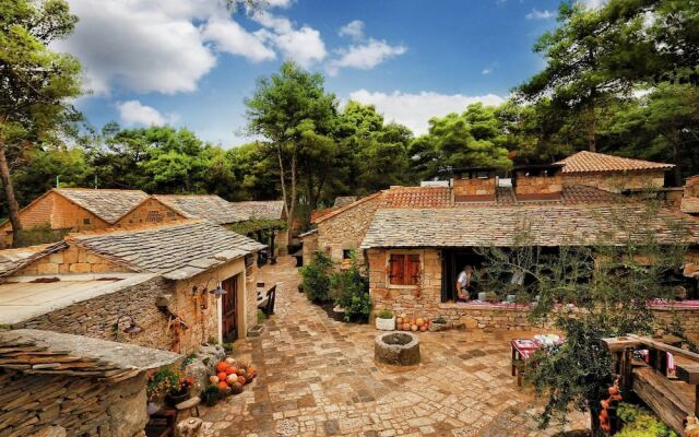 Comfortable Apartment With Airconditioning, Near Sibenik