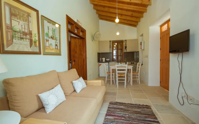 Thyone Uno Bal Cottage