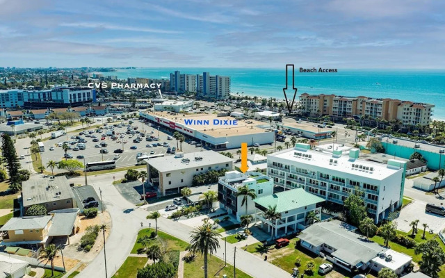 Luxury Pool Home Golf Cart