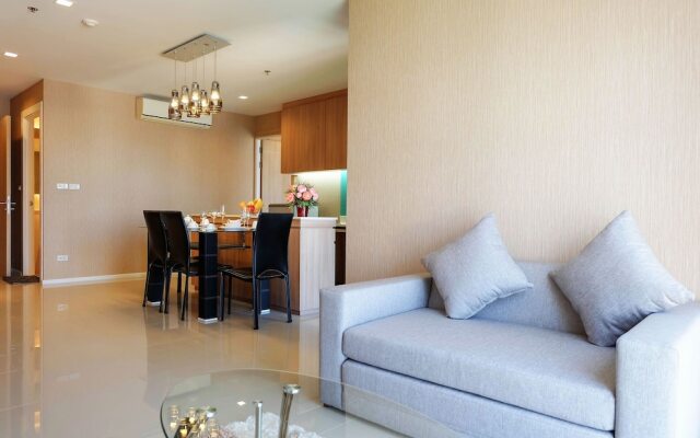Kanyarat Lakeview Condominium by Wilai