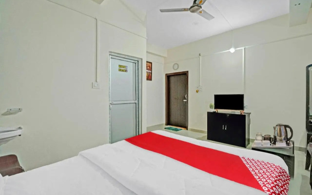 Oyo 92233 London Bridge Guest House