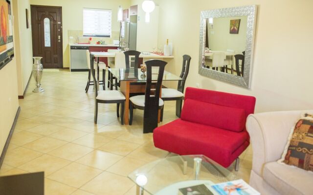Gold Coast Luxurious and Stylish Condo