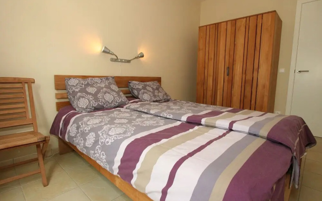Apartment, located a stone's throw away from the sea.