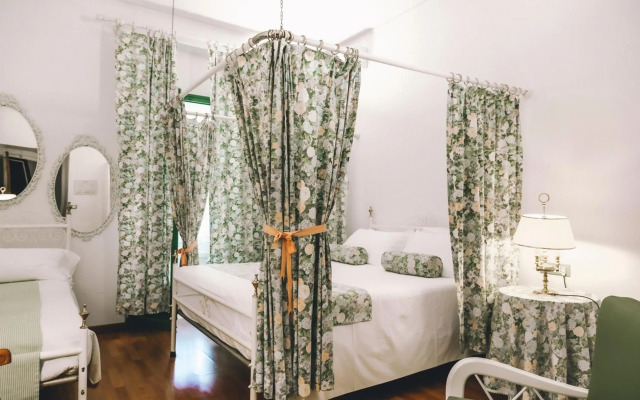 Hotel Eveline Portosole