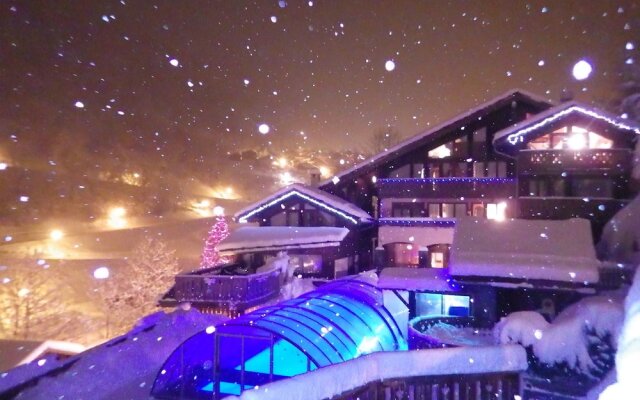 Comfortable Semi-detached Chalet 1 km. From the Nice Center