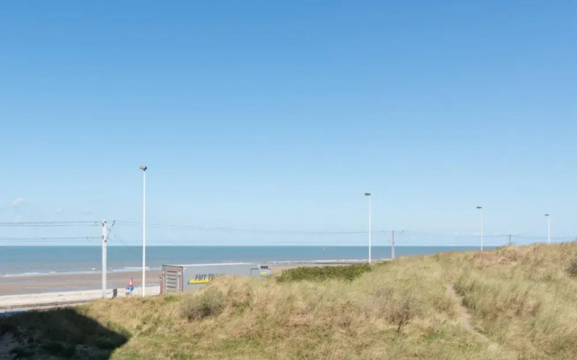 Apartment in Oostende Near Beach & Dunes