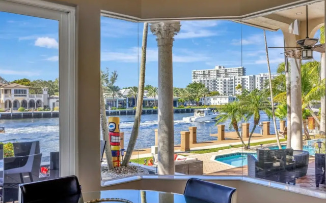 Serenity Villa Water Front