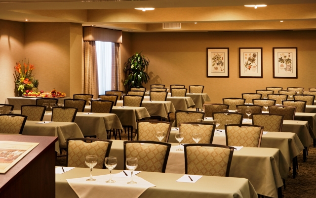 Ayres Hotel & Spa Mission Viejo – Lake Forest