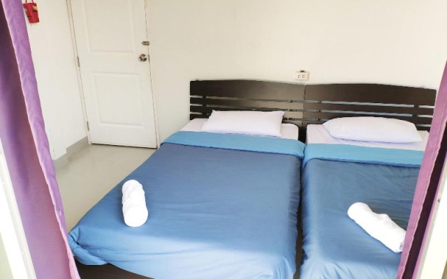 Ninety9 Hostel – Guest Rooms – Bangkok