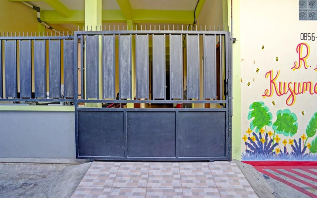 OYO Life 91884 Kost Kusuma Dewi Syariah