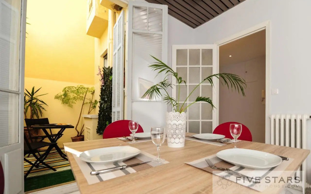 Studio 53 five stars holiday house