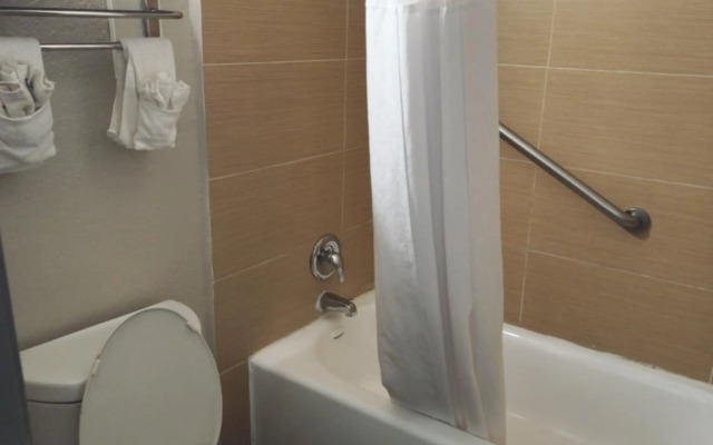 Days Inn by Wyndham Hardeeville Near Hilton Head