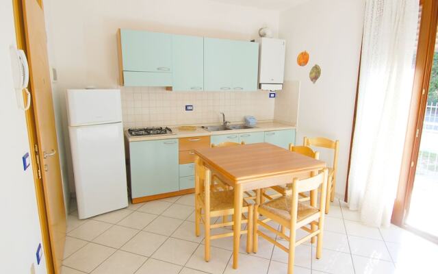 Scenic Apartment in Rosolina Mare with Parking