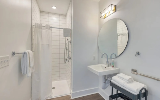 The Carter 305 by Avantstay 4BR Balcony