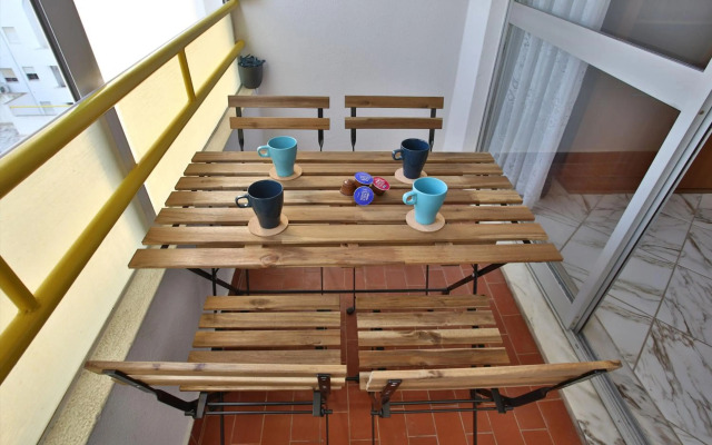 Apartment with balcony, airco & 3 min. from beach