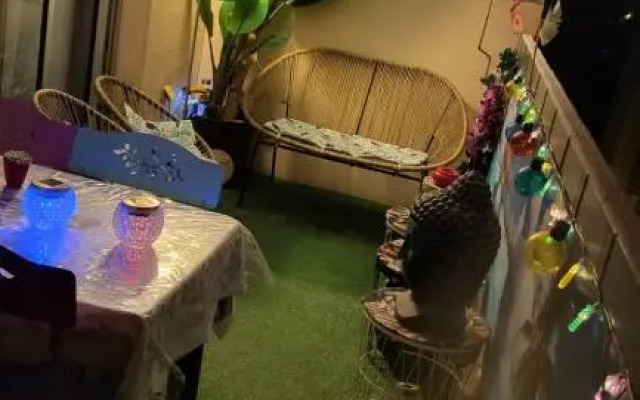 Chaleureux appart 2 pièces entièrement rénové.