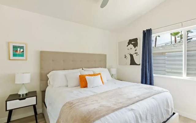 Experience Modern Luxury at Desert Hideaway