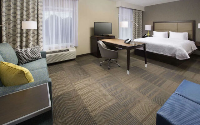 Hampton Inn & Suites Falls Church