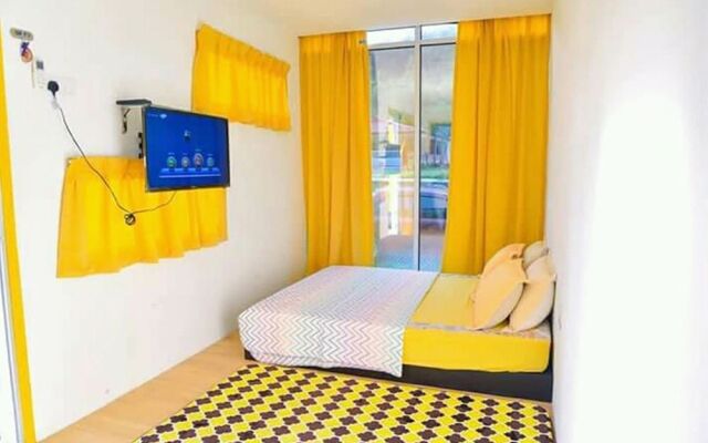 Lumut Cube Homestay Kontena