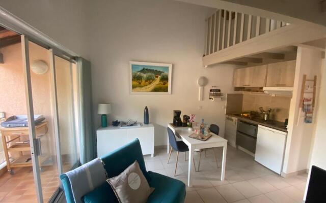 Golfe St Tropez Magique T2 duplex vue mer piscine, garage
