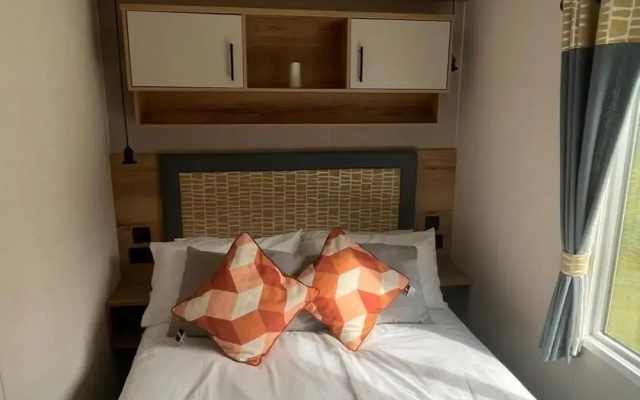 Hafan y Mor Park 3-bed Caravan, Sleeps 8, Pets Ok