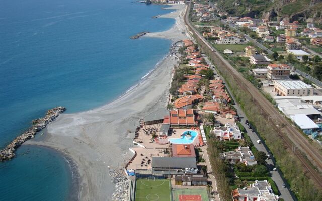 Le Mandrelle Beach Resort