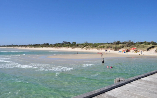 Sailaway Beach House