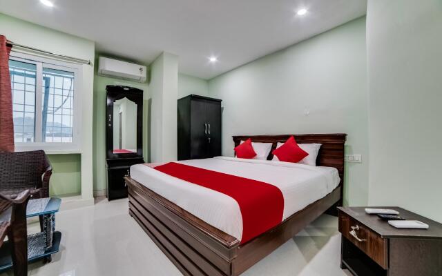 OYO 37003 Hotel Shreshta Inn