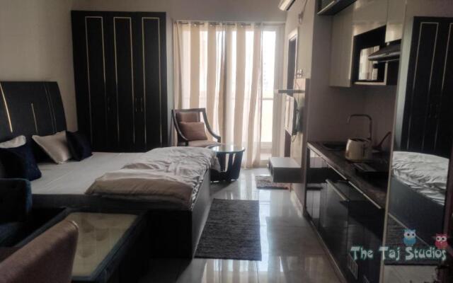 NE-1st time in Noida Stay In mall
