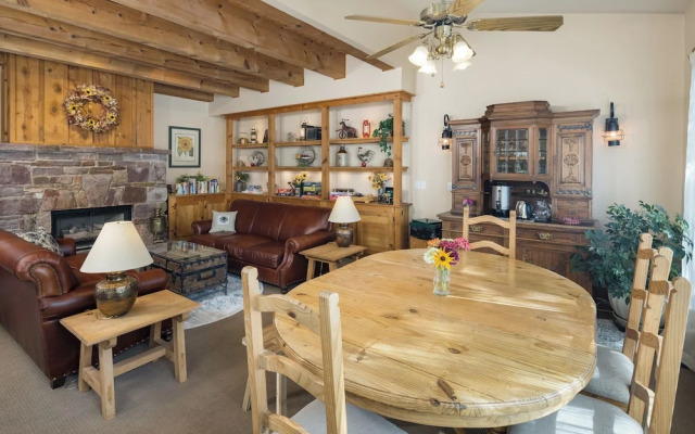 Sunflower Hill Inn
