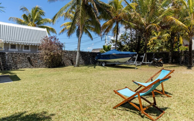 Veloutier Blanc Beachfront Villa by StayMauritius
