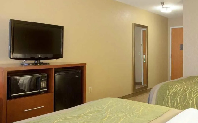 Comfort Inn I-40 East