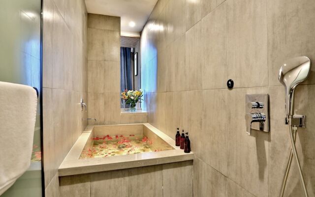 Mehood Lestie Hotel New Century Avenue