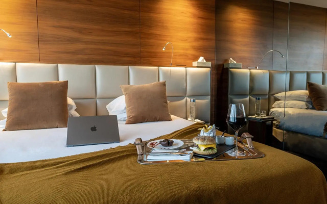 Agil Hotel 7