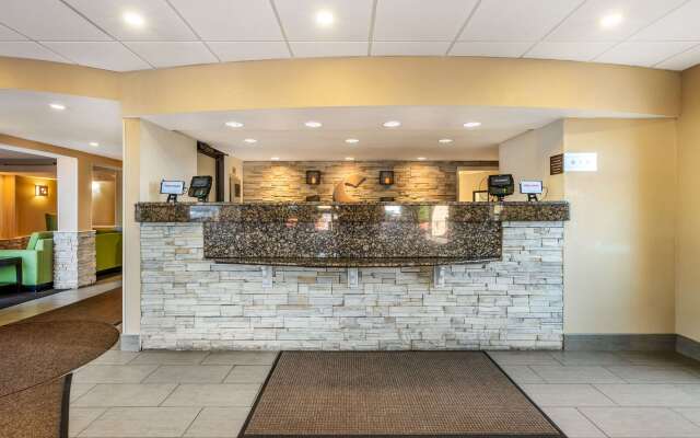 Comfort Inn & Suites East Hartford - Hartford