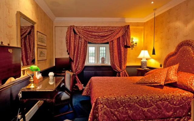 Coombe Abbey Hotel